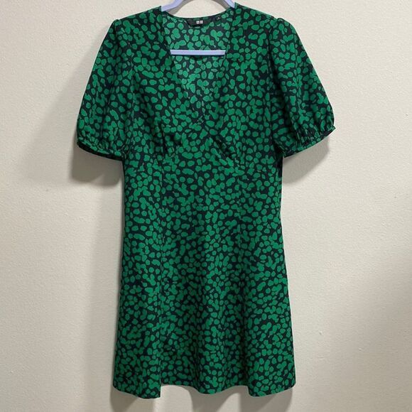 Uniqlo Green Abstract Dot Puff Sleeve Mini Dress | Size M - Picture 3 of 12